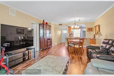 7837  Golf Circle Dr, Unit #209, Margate, FL 33063 - Photo 10