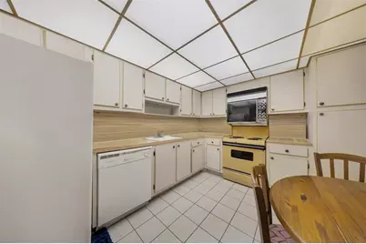 905  Cypress Ter, Unit #202, Pompano Beach, FL 33069 - Photo 20