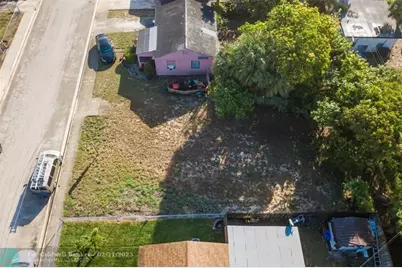 555 W 2nd St, Riviera Beach, FL 33404 - Photo 16