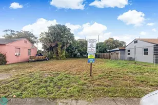 555 W 2nd St, Riviera Beach, FL 33404 - Photo 2
