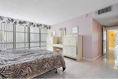 2017 S Ocean Dr, Unit #710, Hallandale Beach, FL 33009 - Photo 32