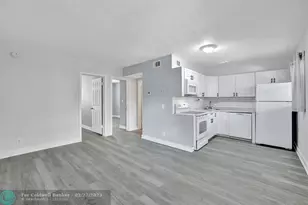 2741 NE 8th Ave, Wilton Manors, FL 33334 - Photo 4