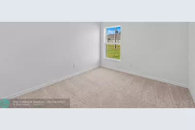 9316  104th Ave, Vero Beach, FL 32967 - Photo 12