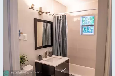 24 SW 4th Ave, Delray Beach, FL 33444 - Photo 10