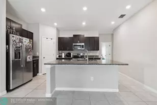 16621 Sunburst Lake St, Wimauma, FL 33598 - Photo 10