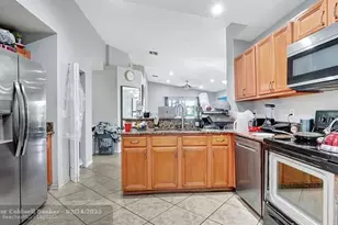 4558 SW 125th Ln, Miramar, FL 33027 - Photo 16