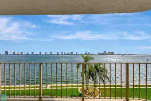 801 Lake Shore Dr, Lake Park, FL 33403 - Photo 1