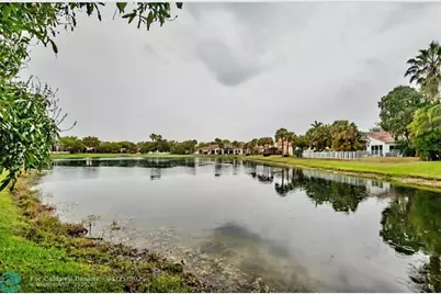 1508 SW 149th Ave, Pembroke Pines, FL 33027 - Photo 4
