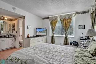 9340 Lagoon Pl, Davie, FL 33324 - Photo 14