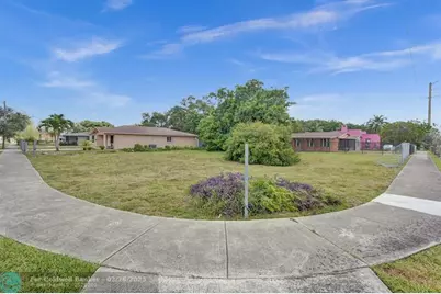 1895 NW 58th St, Miami, FL 33142 - Photo 12