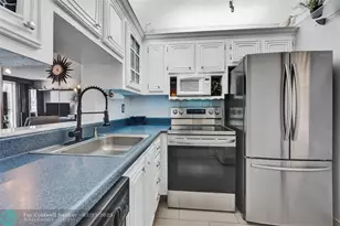 2831 Somerset Dr, Lauderdale Lakes, FL 33311 - Photo 2