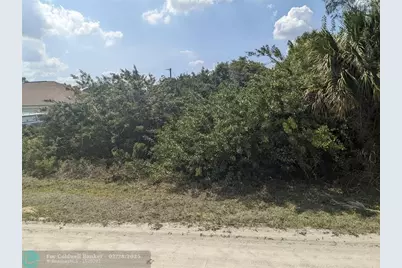 8665  98th Court, Vero Beach, FL 32967 - Photo 2