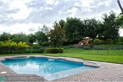 8166  Emerald Ave, Parkland, FL 33076 - Photo 2