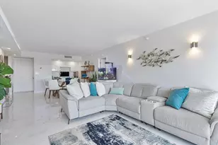 20505 E Country Club Dr, Aventura, FL 33180 - Photo 4