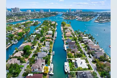 1733 SE 10th St, Fort Lauderdale, FL 33316 - Photo 1