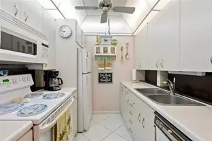 2058 Newport N, Deerfield Beach, FL 33442 - Photo 6