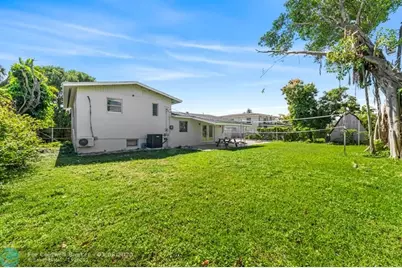 1215 NE 200th St, Miami, FL 33179 - Photo 24