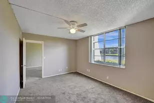 9440 Poinciana Pl, Davie, FL 33324 - Photo 16