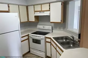 2667 NW 33rd St, Oakland Park, FL 33309 - Photo 2