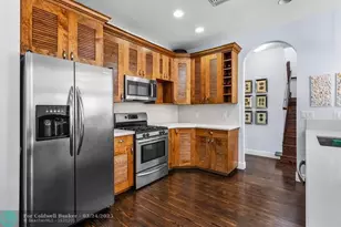 639 NE 17th Way, Fort Lauderdale, FL 33304 - Photo 12