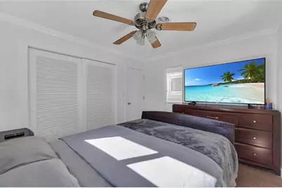 2021 NW 32nd Ct, Oakland Park, FL 33309 - Photo 16