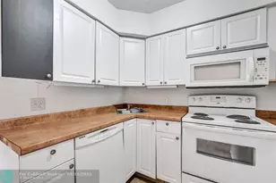 26 Wimbledon Lake Unit, Plantation, FL 33324 - Photo 8