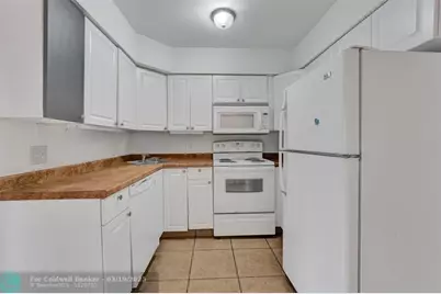 26  Wimbledon Lake, Unit #248, Plantation, FL 33324 - Photo 10