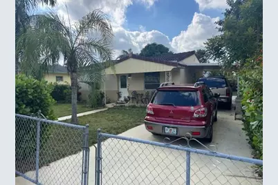 2318  Coolidge St, Hollywood, FL 33020 - Photo 2