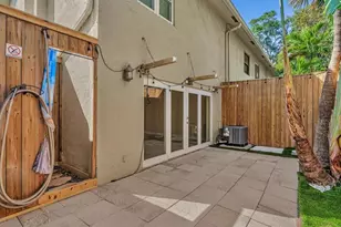 499 SE 13th St, Fort Lauderdale, FL 33316 - Photo 2