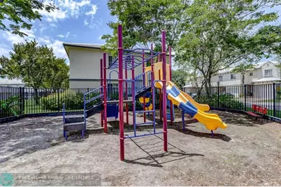 2037  Nassau Dr, Unit #2037, Riviera Beach, FL 33404 - Photo 38