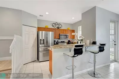 2037  Nassau Dr, Unit #2037, Riviera Beach, FL 33404 - Photo 12