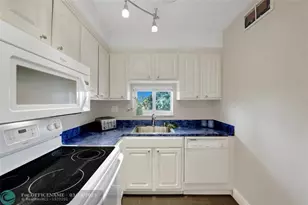 8980 S Hollybrook Blvd, Pembroke Pines, FL 33025 - Photo 8