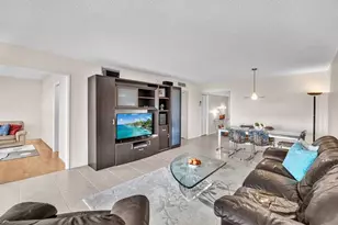 605 Oaks Dr, Pompano Beach, FL 33069 - Photo 12