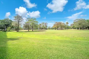 605 Oaks Dr, Pompano Beach, FL 33069 - Photo 30