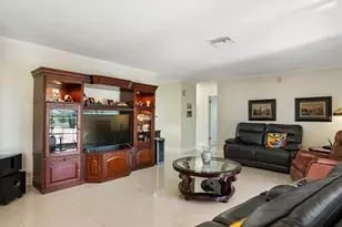 906 NW 83rd Dr, Coral Springs, FL 33071 - Photo 8