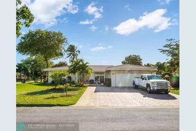 906 NW 83rd Dr, Coral Springs, FL 33071 - Photo 2
