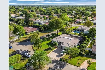 906 NW 83rd Dr, Coral Springs, FL 33071 - Photo 50