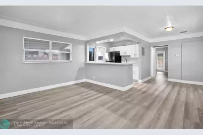 1925 NE 26th St, Wilton Manors, FL 33305 - Photo 4