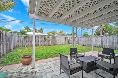 1925 NE 26th St, Wilton Manors, FL 33305 - Photo 24