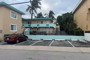 323 Monroe St, Hollywood, FL 33019 - Photo 2