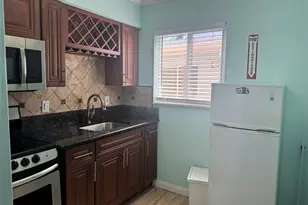 323 Monroe St, Hollywood, FL 33019 - Photo 20