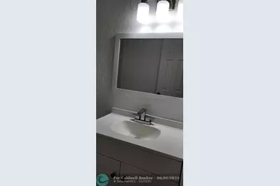 2829 NW 9th Pl, Unincorporated Broward County, FL 33311 - Photo 16