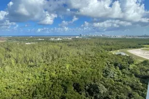 14951 Royal Oaks Ln, North Miami, FL 33181 - Photo 10