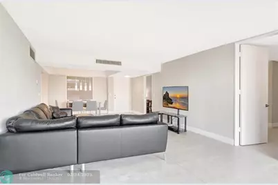 501 SW 11th Pl, Unit #403, Boca Raton, FL 33432 - Photo 4
