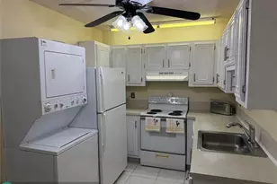 8540 Chevy Chase Dr, Boca Raton, FL 33433 - Photo 4