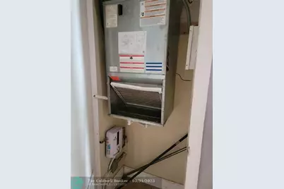 1010 NW 3rd Ave, Hallandale Beach, FL 33009 - Photo 10