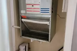 1010 NW 3rd Ave, Hallandale Beach, FL 33009 - Photo 10