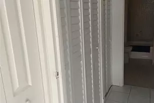 2821 Somerset Dr, Lauderdale Lakes, FL 33311 - Photo 8