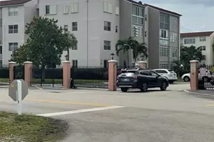 2821 Somerset Dr, Lauderdale Lakes, FL 33311 - Photo 14