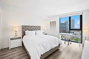 31 SE 6th St, Miami, FL 33131 - Photo 6